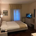 Boutique Antiche Mura 4*