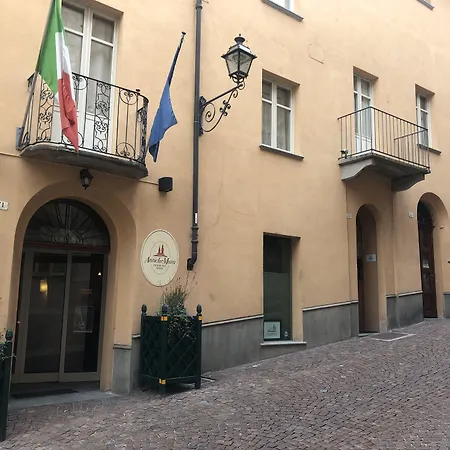 Boutique Antiche Mura Hotel Saluzzo