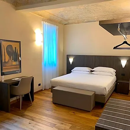 Hotel Boutique Antiche Mura 4*