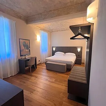 Boutique Antiche Mura Ξενοδοχείο 4*