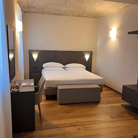 Boutique Antiche Mura Otel 4*