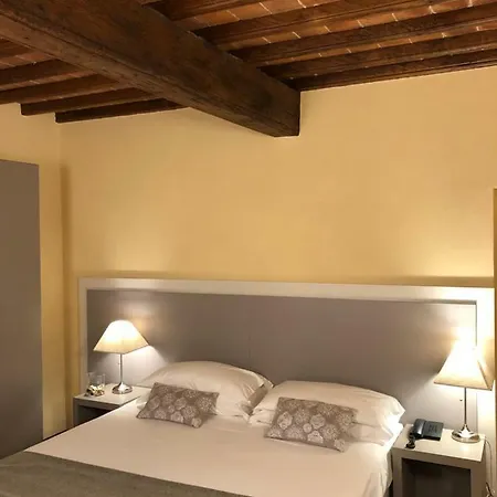 Hotel Boutique Antiche Mura 4*