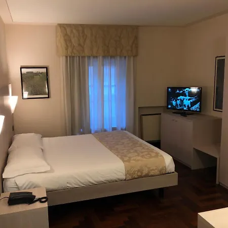 Hotel Boutique Antiche Mura 4*