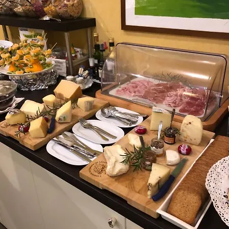 Boutique Antiche Mura サルッツォ